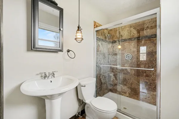 $2,400 | 24981 State Line Road, Lawrenceburg, IN 47025