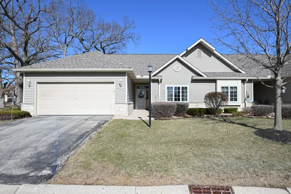 $384,900 | 5347 South Butterfield Way, Greenfield, WI 53221