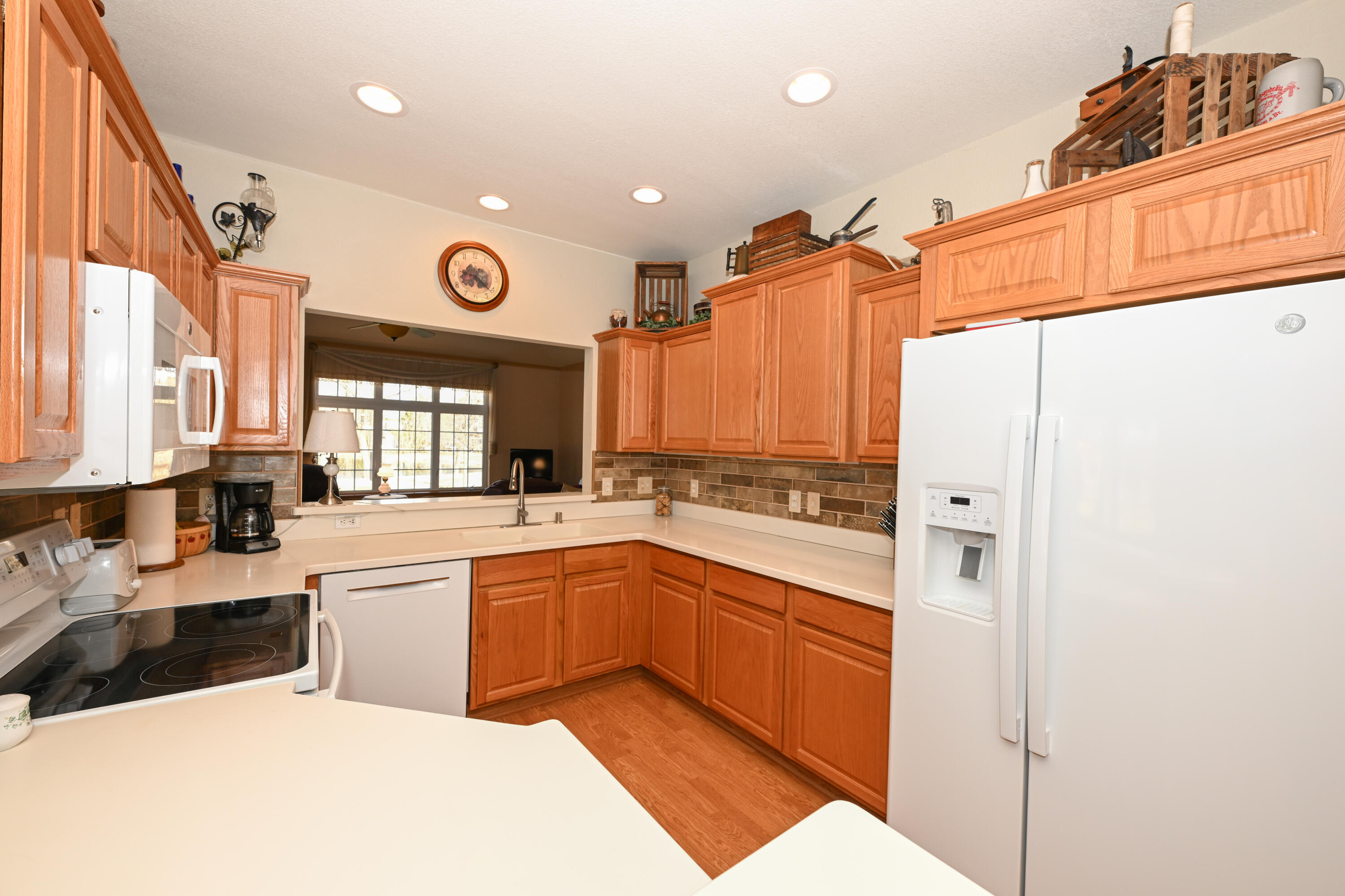 5347 South Butterfield Way Greenfield, WI 53221 - Photo 12 of 30 Kitchen