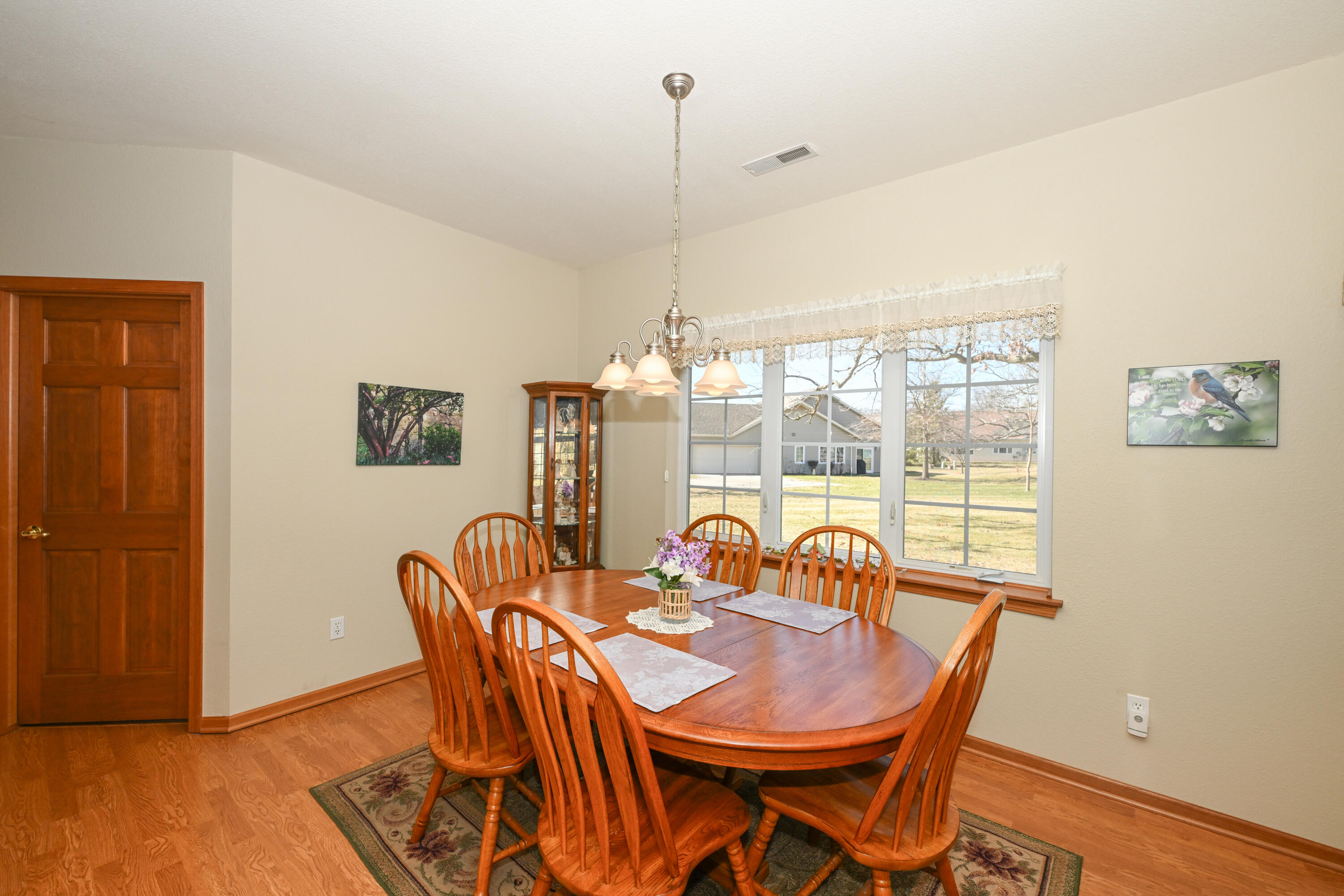 5347 South Butterfield Way Greenfield, WI 53221 - Photo 14 of 30 Dining Room