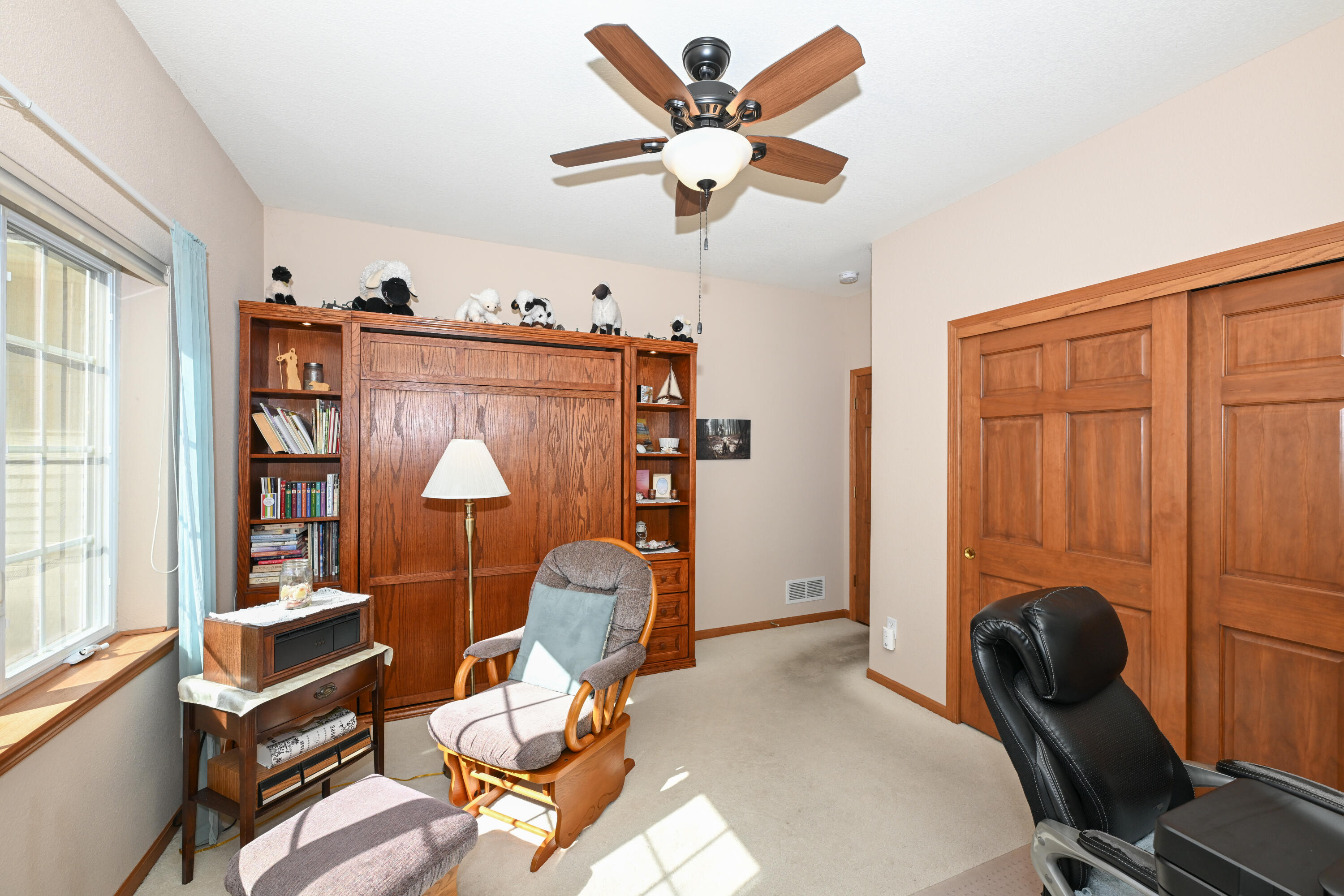 5347 South Butterfield Way Greenfield, WI 53221 - Photo 20 of 30 Bedroom