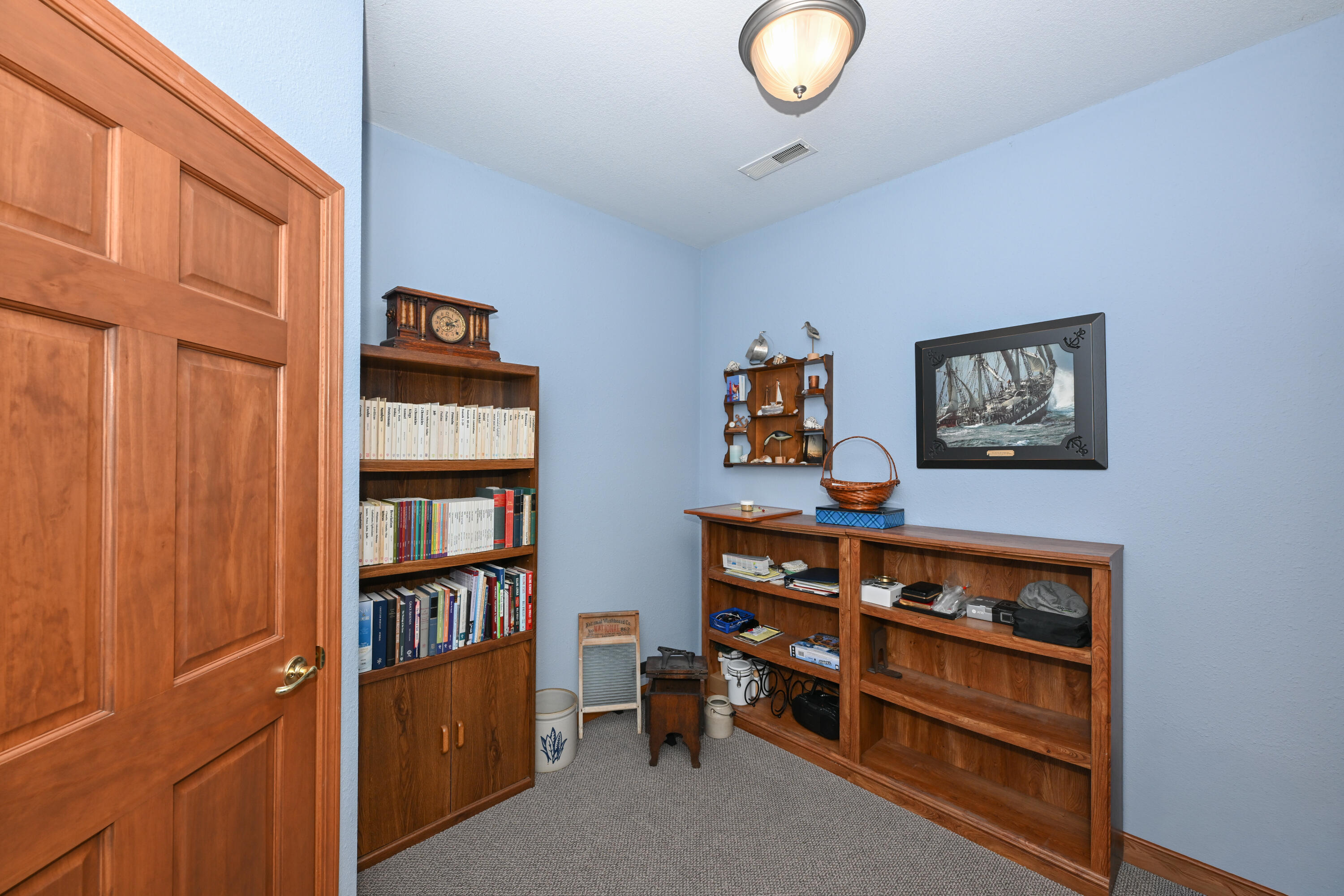 5347 South Butterfield Way Greenfield, WI 53221 - Photo 22 of 30 Den