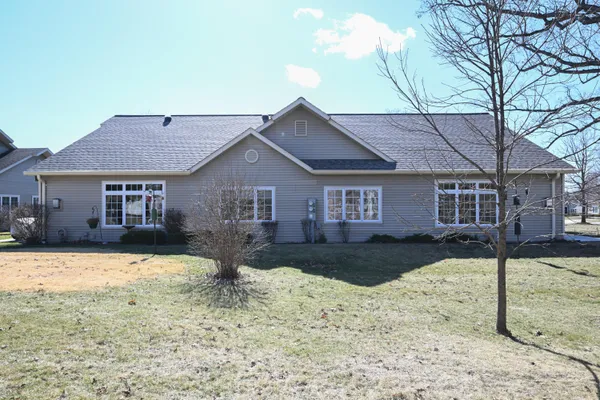 $384,900 | 5347 South Butterfield Way, Greenfield, WI 53221