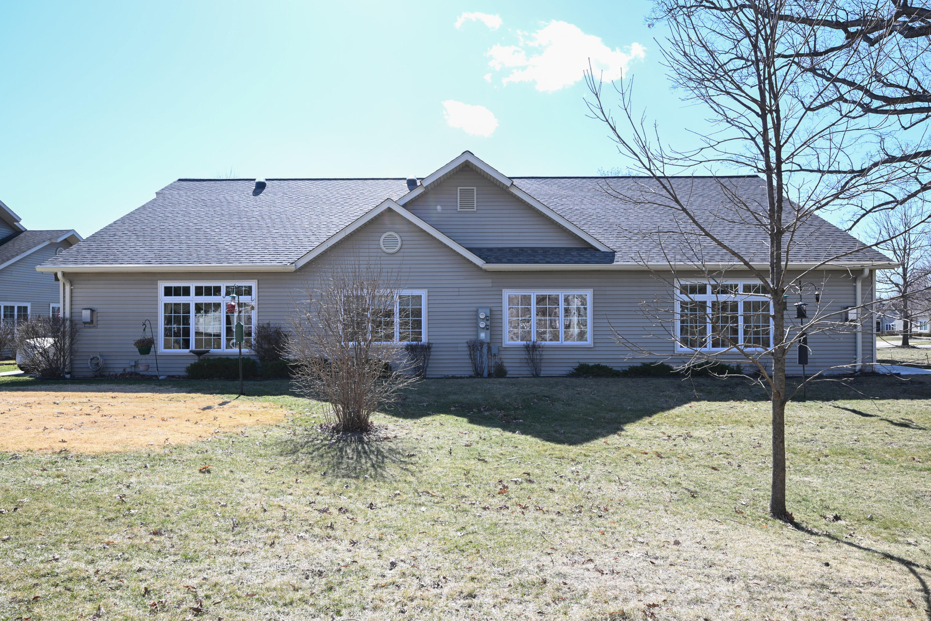 5347 South Butterfield Way Greenfield, WI 53221 - Photo 29 of 30 Back