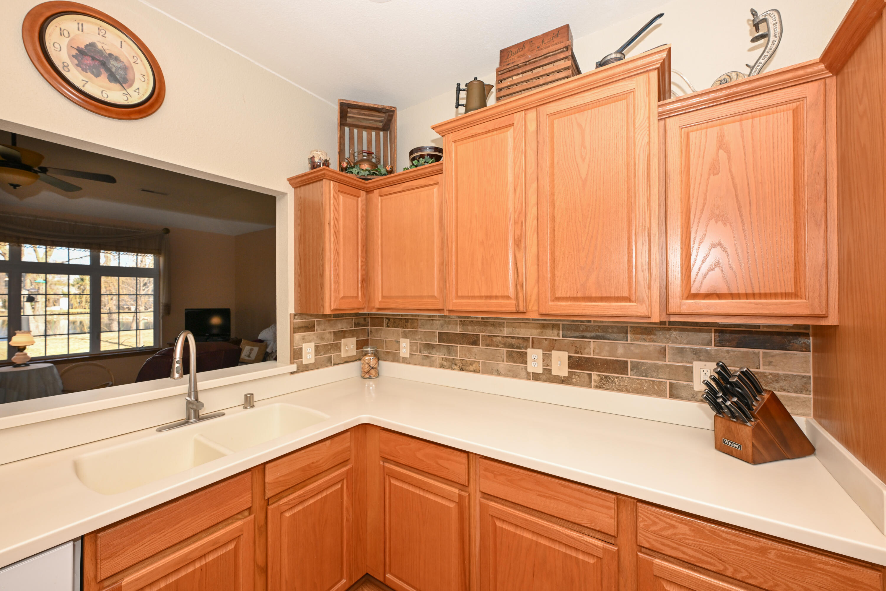 5347 South Butterfield Way Greenfield, WI 53221 - Photo 10 of 30 Kitchen