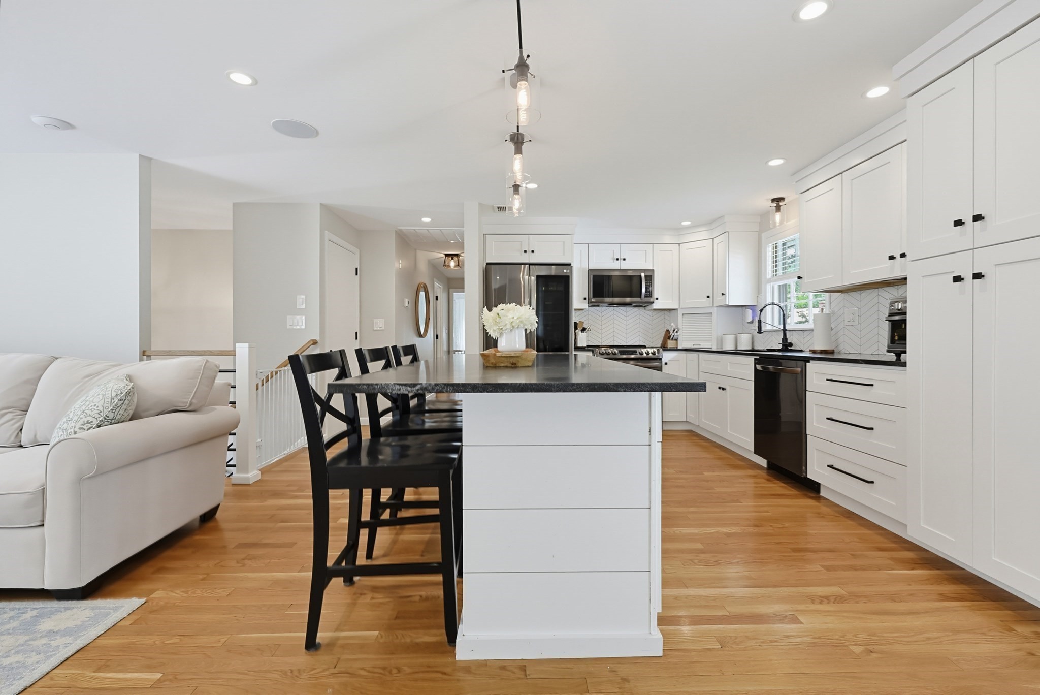 10 Howe Circle Randolph, MA 02368 - Photo 5 of 42 Gallery Image 5
