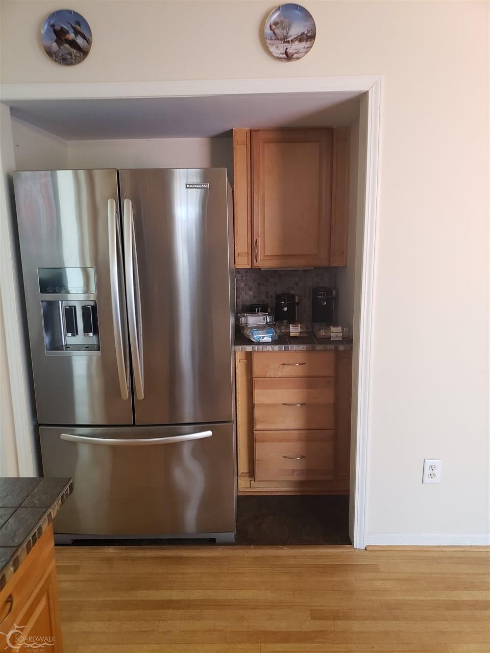 49003 Sugarbush Road New Baltimore, MI 48047 - Photo 17 of 29 31374294-16.JPG