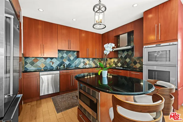 $7,000 | 6220 Pacific Avenue, Unit 303, Playa del Rey, CA 90293