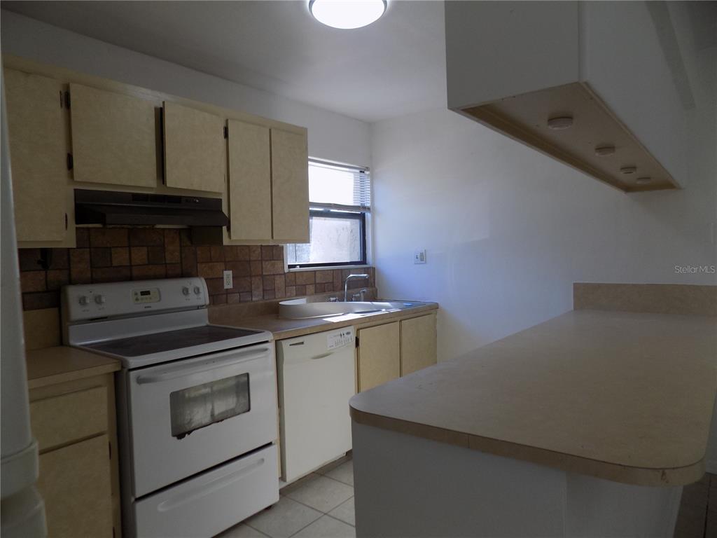 2811 Southwest Archer Road, Unit X 201 Gainesville, FL 32608 - Photo 11 of 37