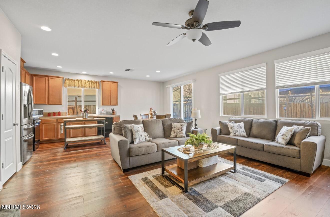 7214 Windswept Loop Sparks, NV 89436 - Photo 3 of 15 IMG_9842