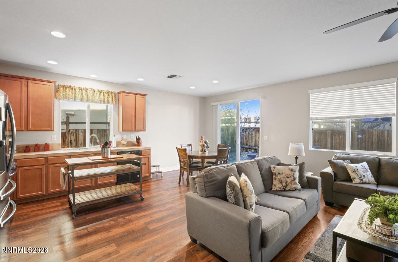 7214 Windswept Loop Sparks, NV 89436 - Photo 4 of 15 IMG_9845