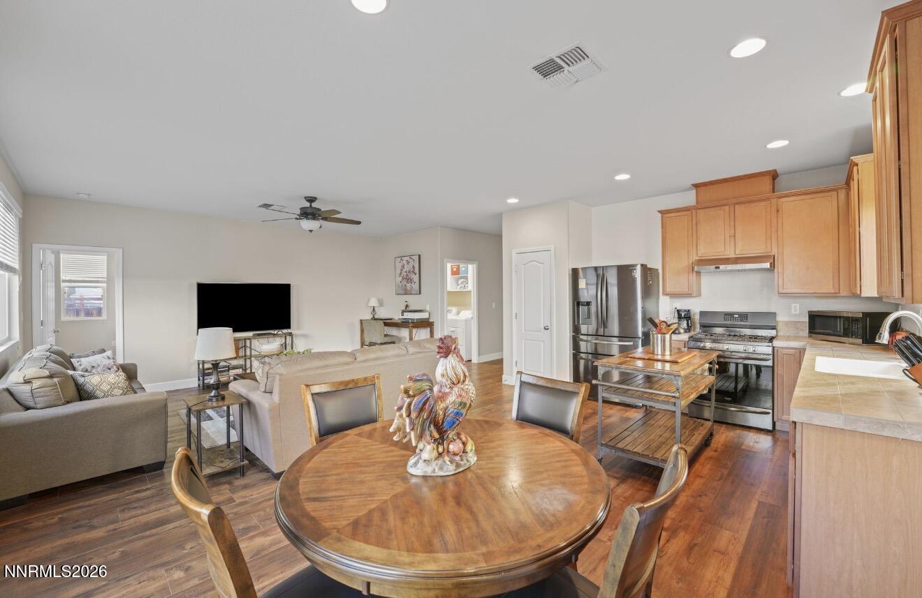 7214 Windswept Loop Sparks, NV 89436 - Photo 5 of 15 IMG_9843