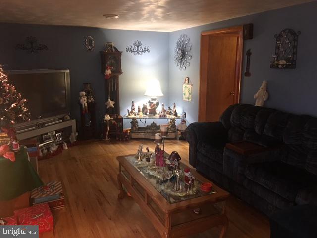 761 Edgegrove Road Hanover, PA 17331 - Photo 5 of 21 Gallery Image 5