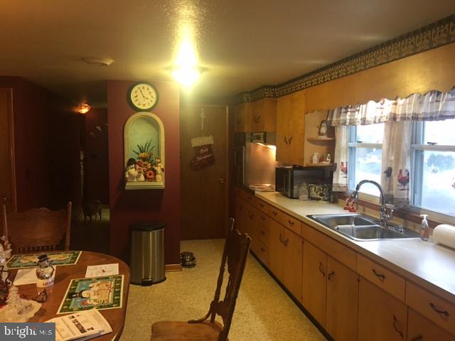 761 Edgegrove Road Hanover, PA 17331 - Photo 8 of 21 Gallery Image 8
