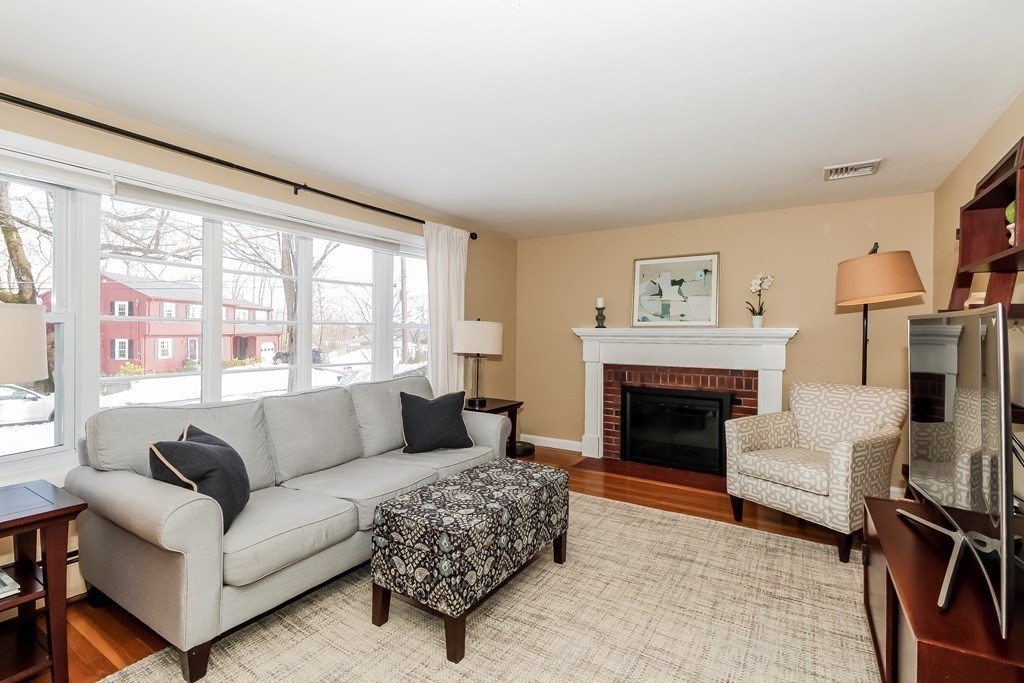 17 Redwood Road Westwood, MA 02090 - Photo 6 of 41 Gallery Image 6