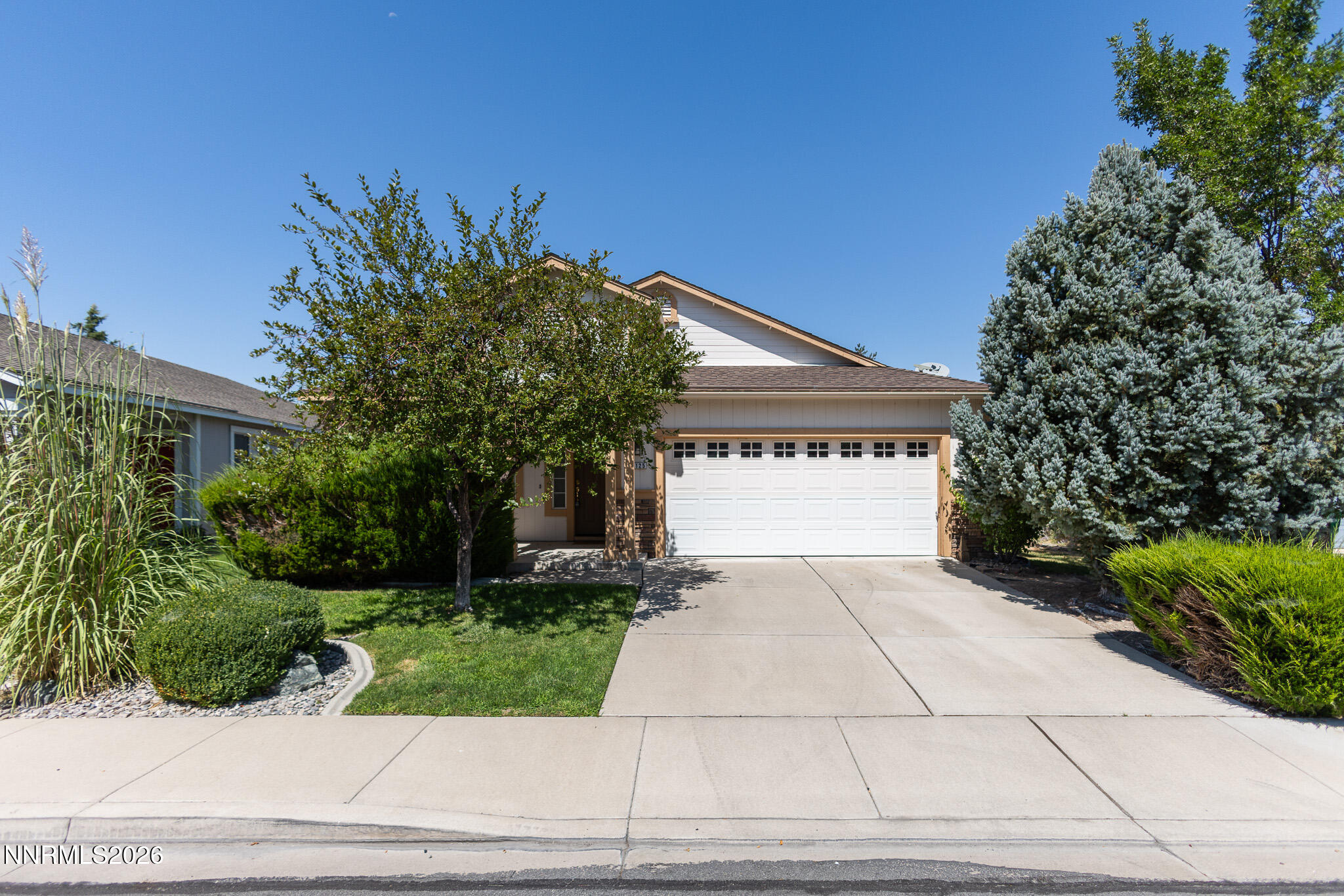 2125 Evergreen MLS_01