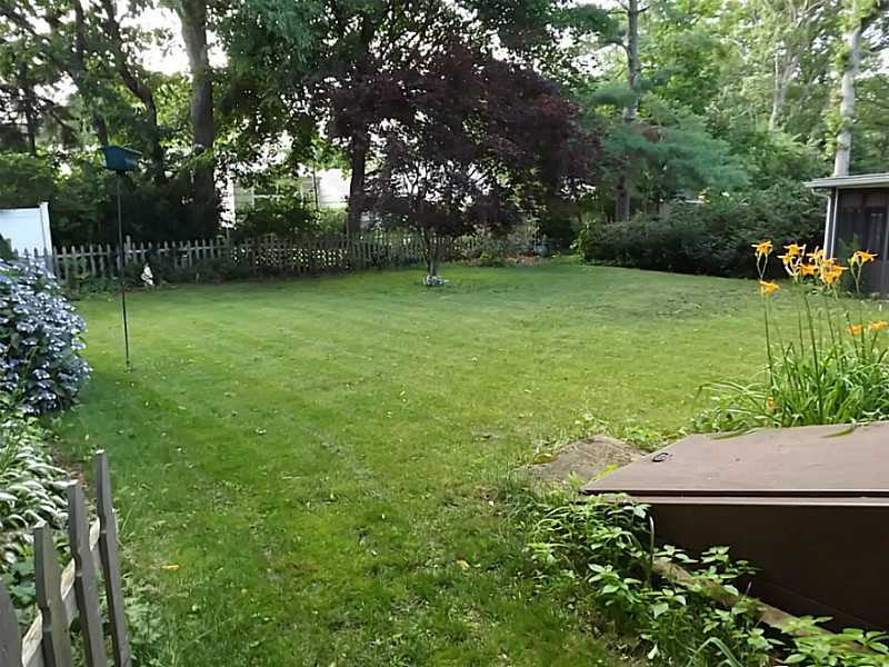 60 Sachem Road East Providence, RI 02915 - Photo 19 of 19 Yard/Garden.