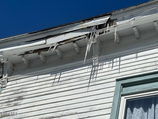 16 Jackson Street Amsterdam, NY 12010 - Photo 24 of 26 Soffit