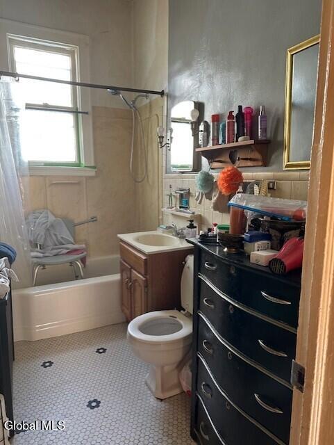 16 Jackson Street Amsterdam, NY 12010 - Photo 7 of 26 BathDown