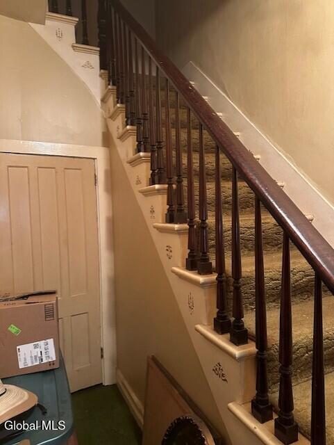 16 Jackson Street Amsterdam, NY 12010 - Photo 10 of 26 FrtHallway