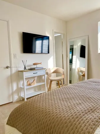 $1,190 | 100 Sunrise Drive, Unit 24, Key Biscayne, FL 33149