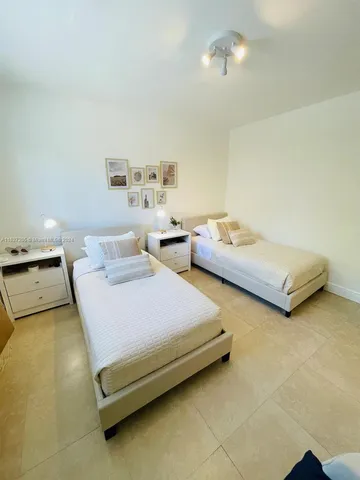 $1,190 | 100 Sunrise Drive, Unit 24, Key Biscayne, FL 33149