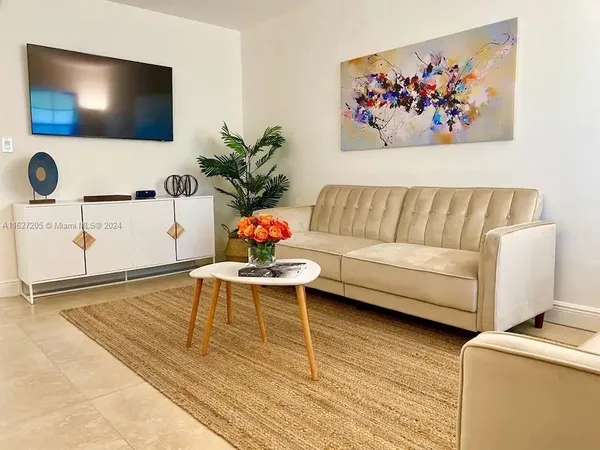 $1,190 | 100 Sunrise Drive, Unit 24, Key Biscayne, FL 33149