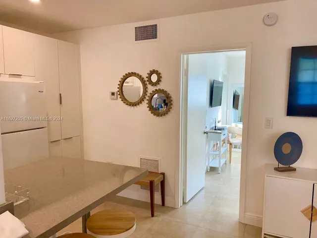 $1,190 | 100 Sunrise Drive, Unit 24, Key Biscayne, FL 33149