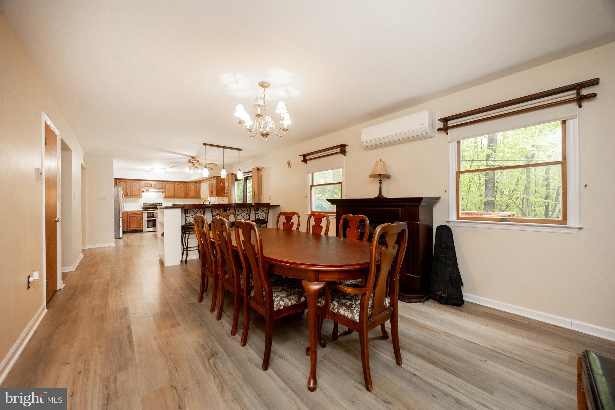 2001 Shenkel Road Pottstown, PA 19465 - Photo 23 of 58 Family/Dining Room