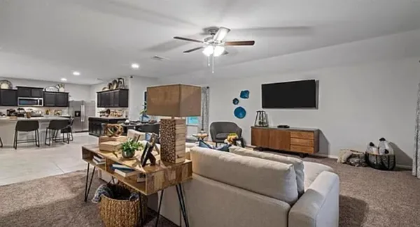 $2,450 | 829 Loomis Trail, Justin, TX 76247