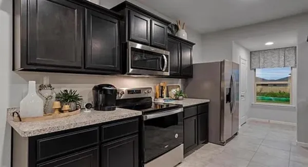 $2,450 | 829 Loomis Trail, Justin, TX 76247