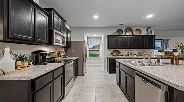 $2,450 | 829 Loomis Trail, Justin, TX 76247