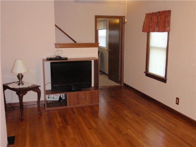 2594 Lockbourne Road Columbus, OH 43207 - Photo 3 of 22