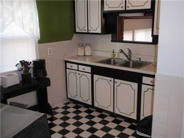 2594 Lockbourne Road Columbus, OH 43207 - Photo 7 of 22