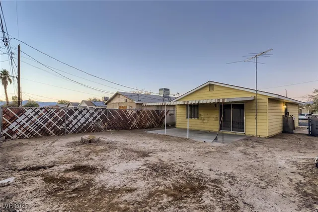 $1,250 | 3705 Haddock Avenue, North Las Vegas, NV 89030