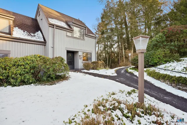 $275,500 | 331 Heritage Village, Unit E, Southbury, CT 06488