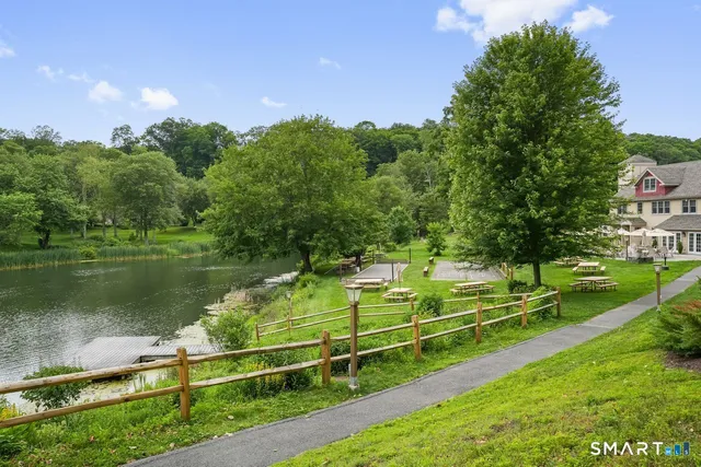 $275,500 | 331 Heritage Village, Unit E, Southbury, CT 06488