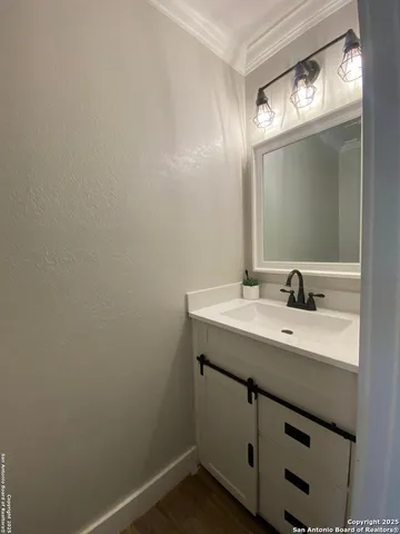 $315,000 | 606 South Phelps Street, Dilley, TX 78017