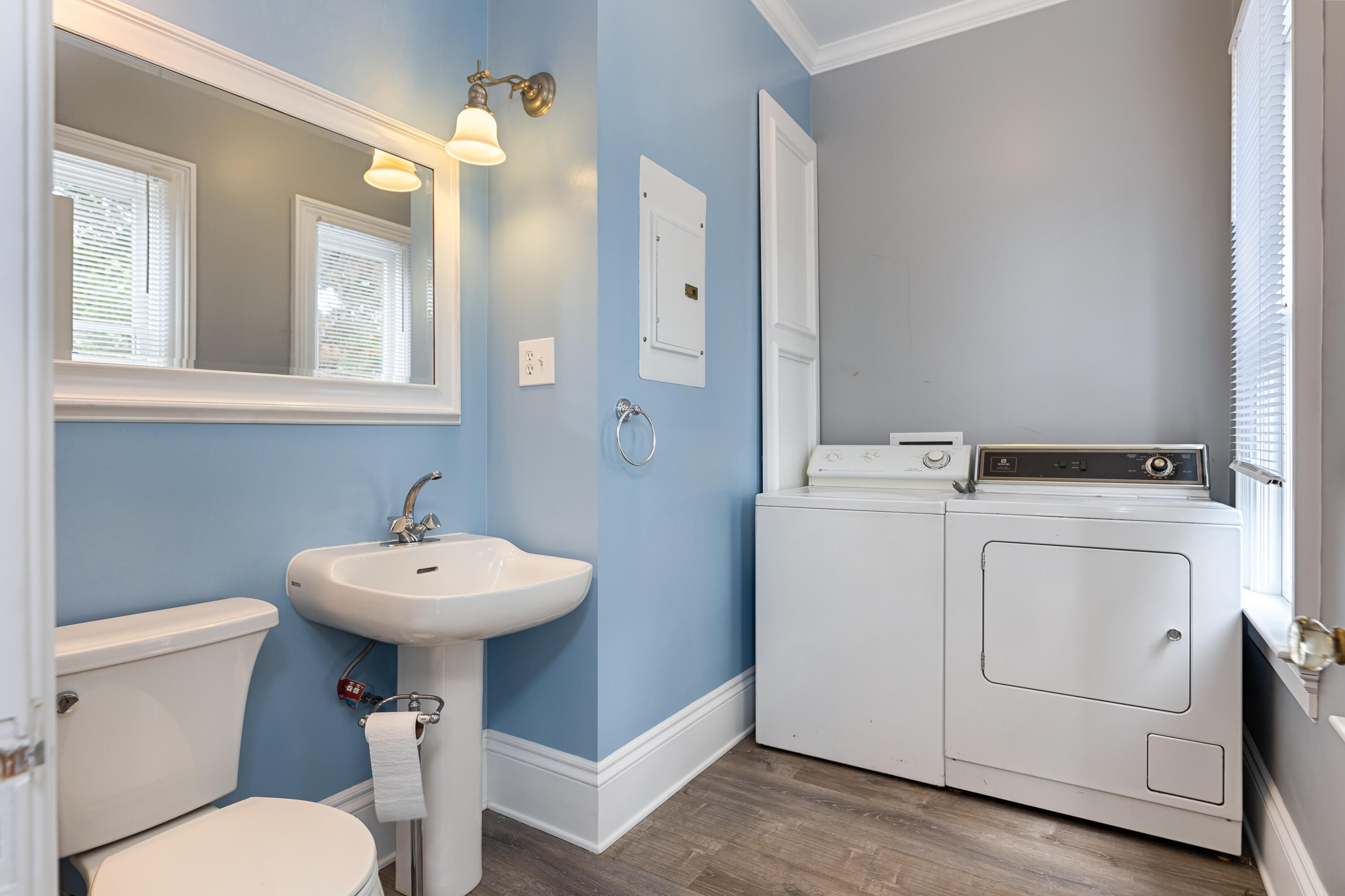533 Brinkerhoff Avenue Santa Barbara, CA 93101 - Photo 20 of 27 a bathroom with a sink a toilet and mirror