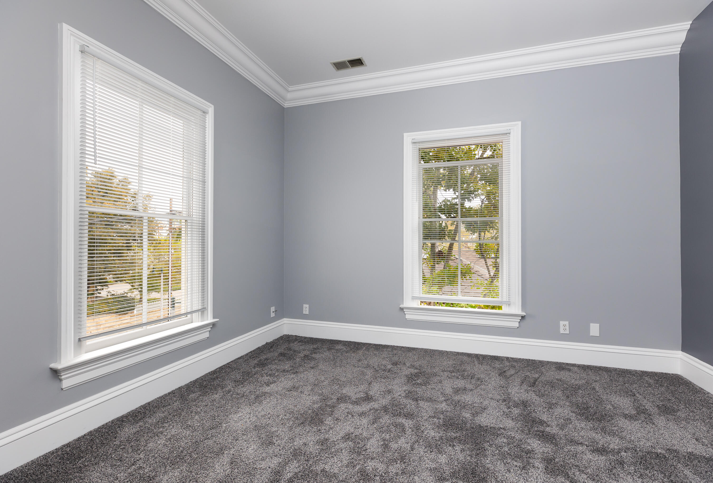533 Brinkerhoff Avenue Santa Barbara, CA 93101 - Photo 22 of 27 an empty room with a window