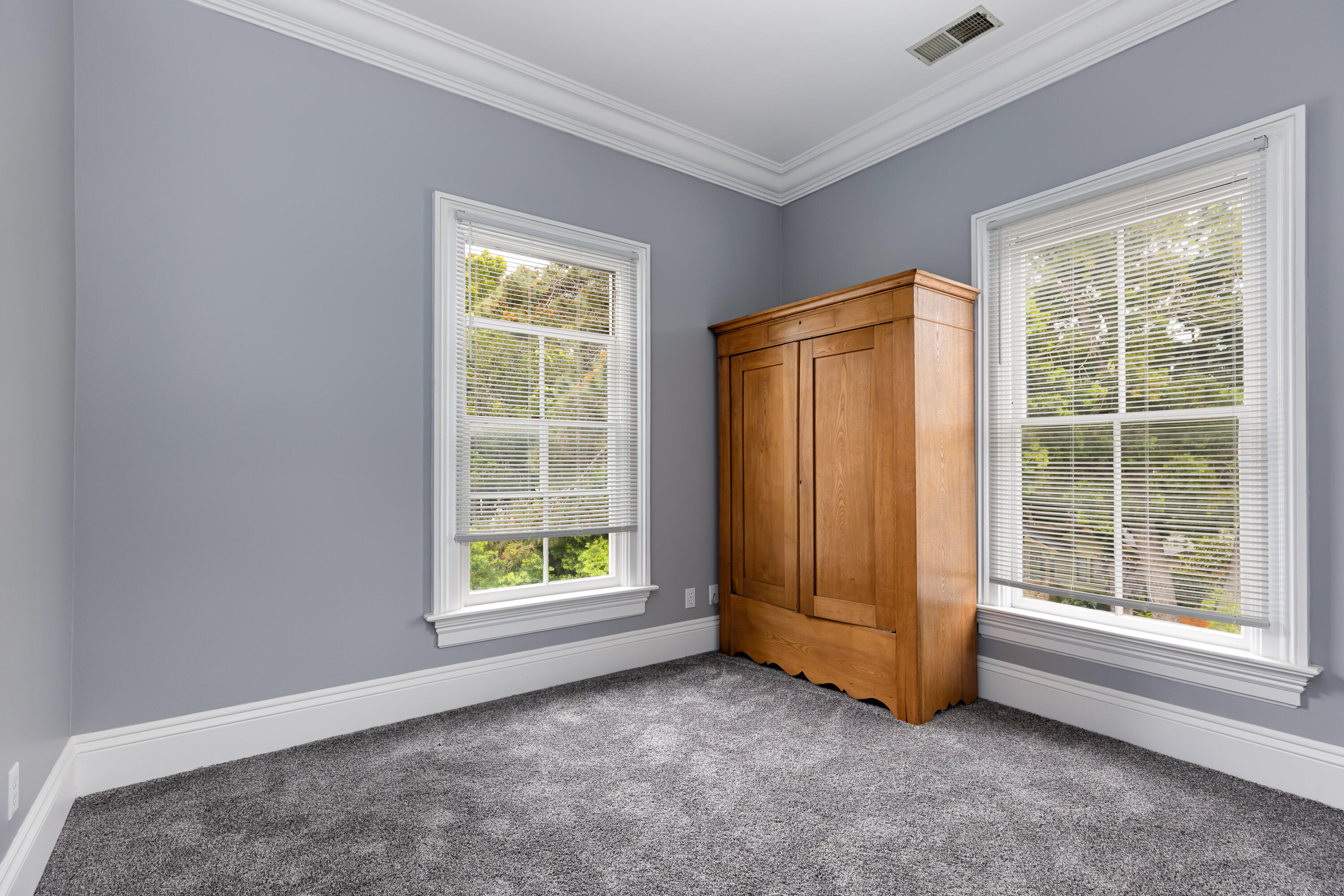 533 Brinkerhoff Avenue Santa Barbara, CA 93101 - Photo 23 of 27 an empty room with windows lake and mountain view