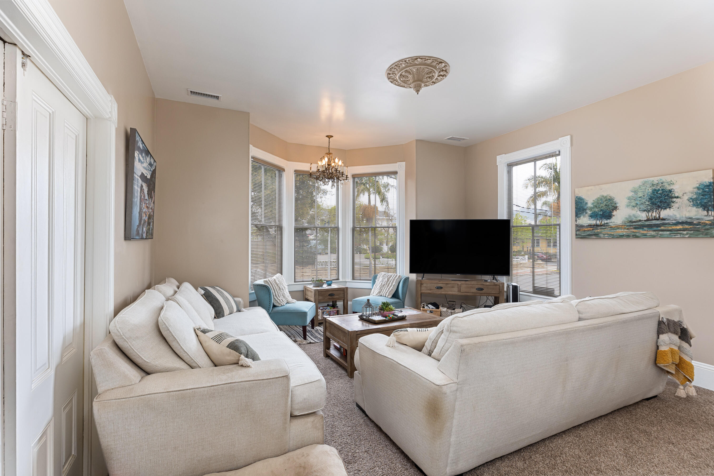 533 Brinkerhoff Avenue Santa Barbara, CA 93101 - Photo 6 of 27 a living room with furniture and a flat screen tv