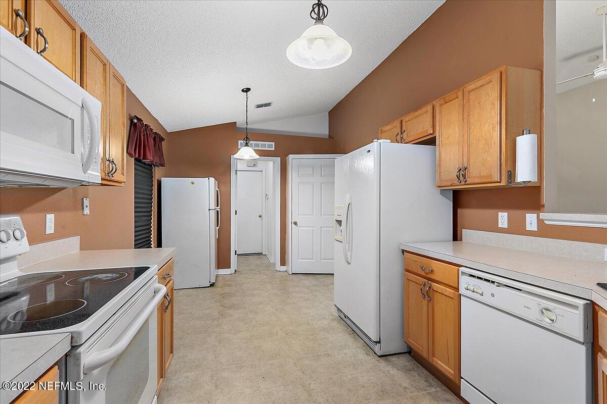 3180 Shadow Creek Road Jacksonville, FL 32226 - Photo 9 of 22 09-Kitchen