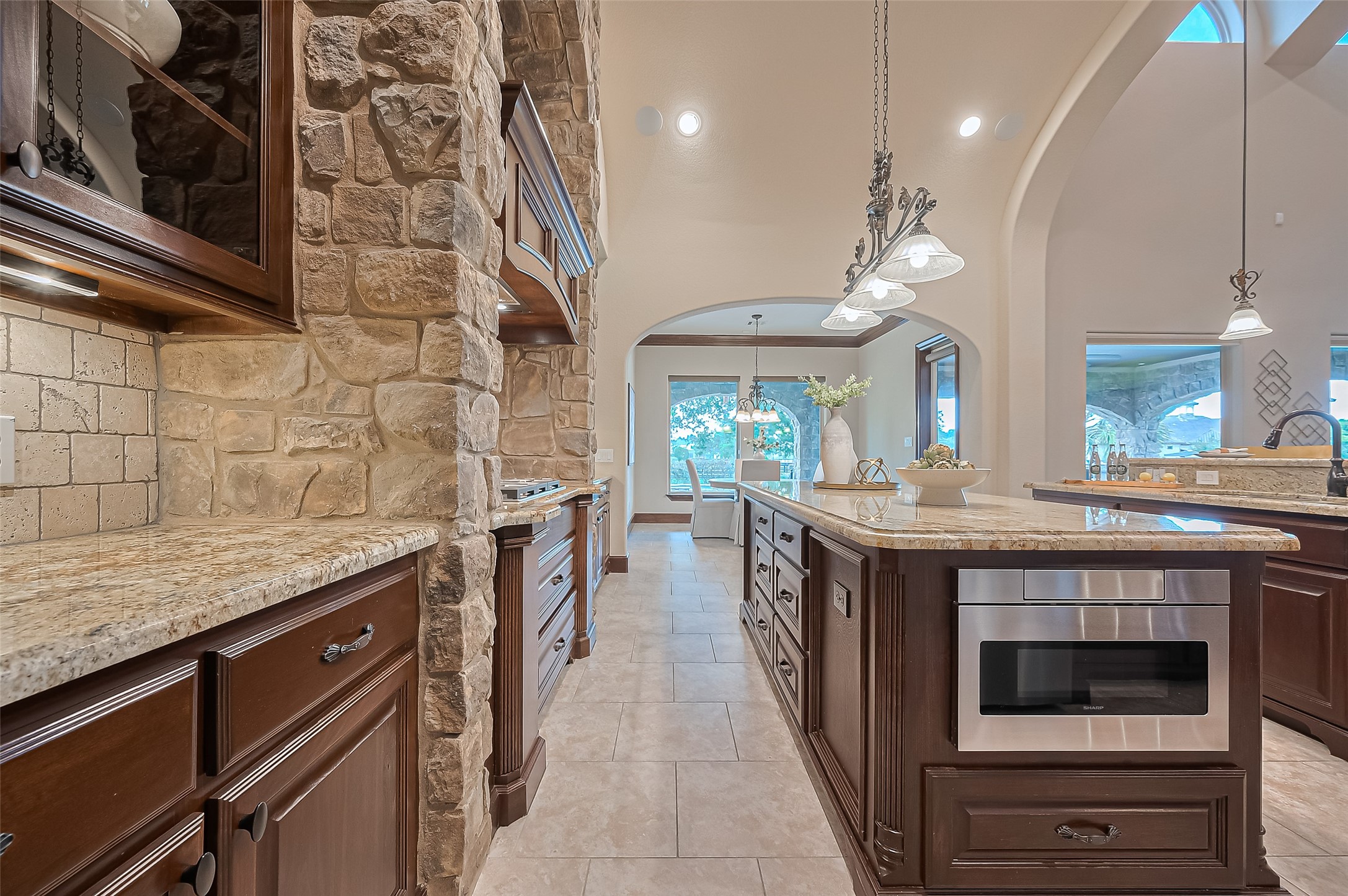 14 Royal King Road Tomball, TX 77377 - Photo 16 of 50