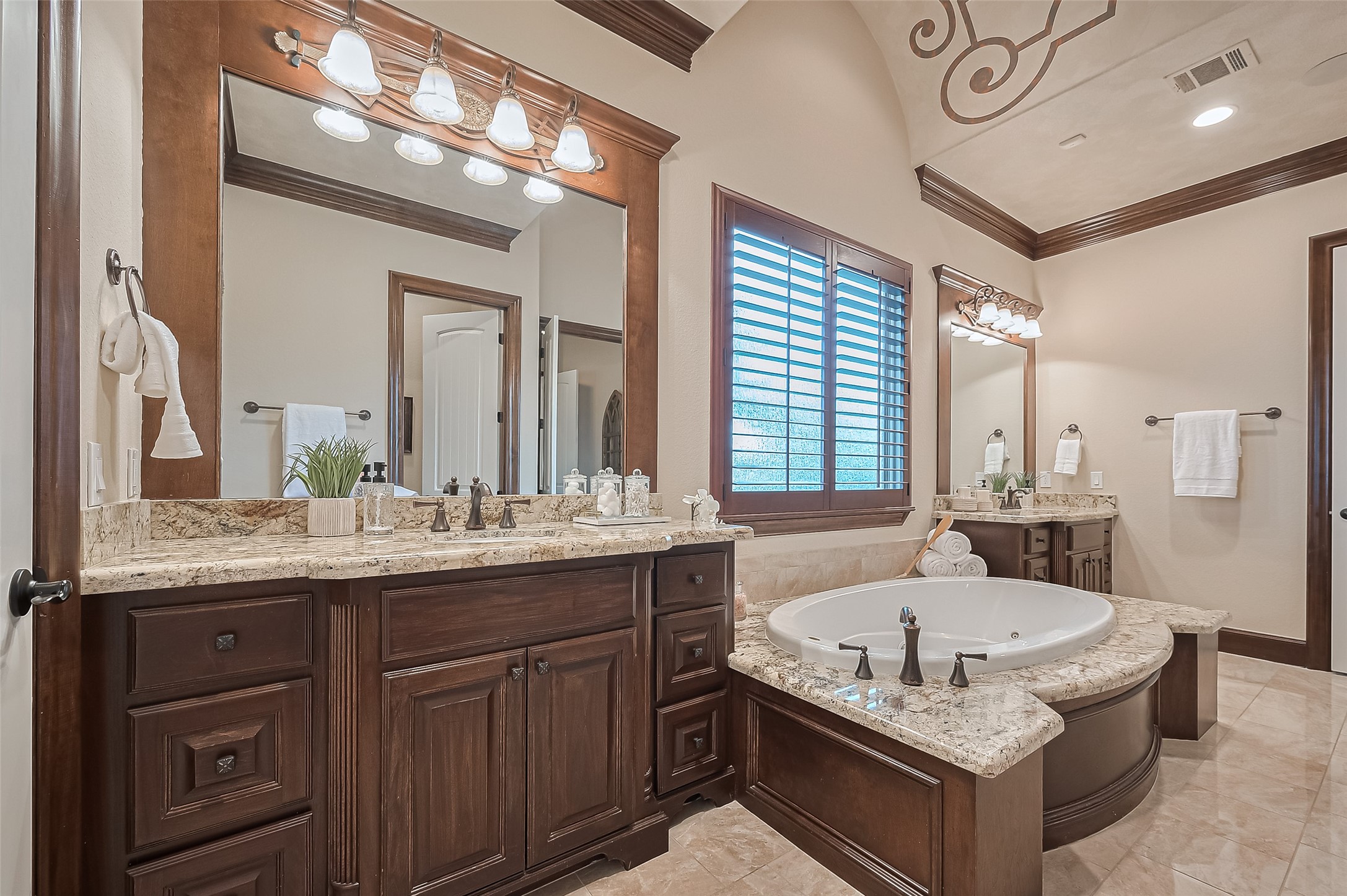 14 Royal King Road Tomball, TX 77377 - Photo 35 of 50