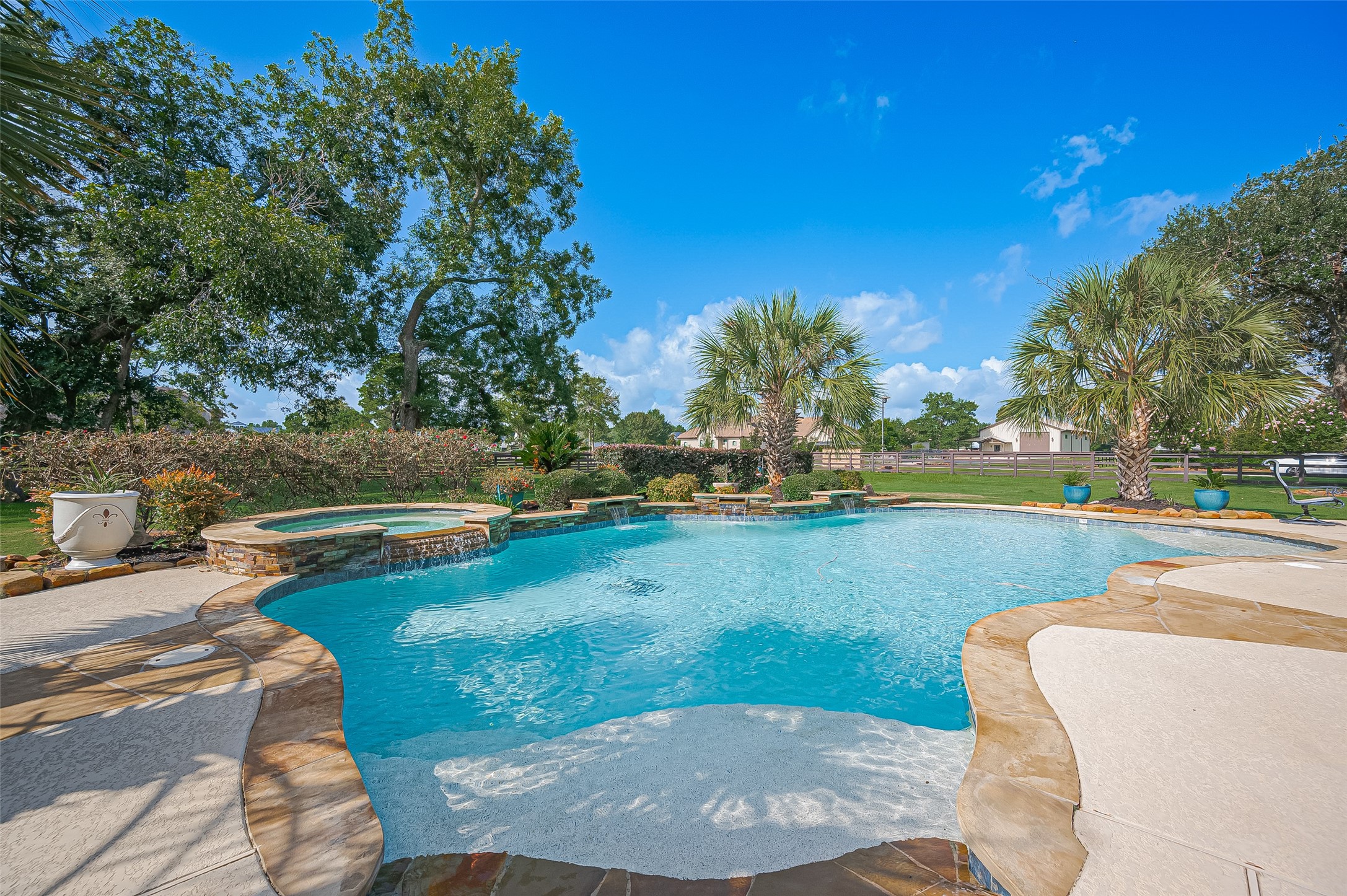 14 Royal King Road Tomball, TX 77377 - Photo 39 of 50