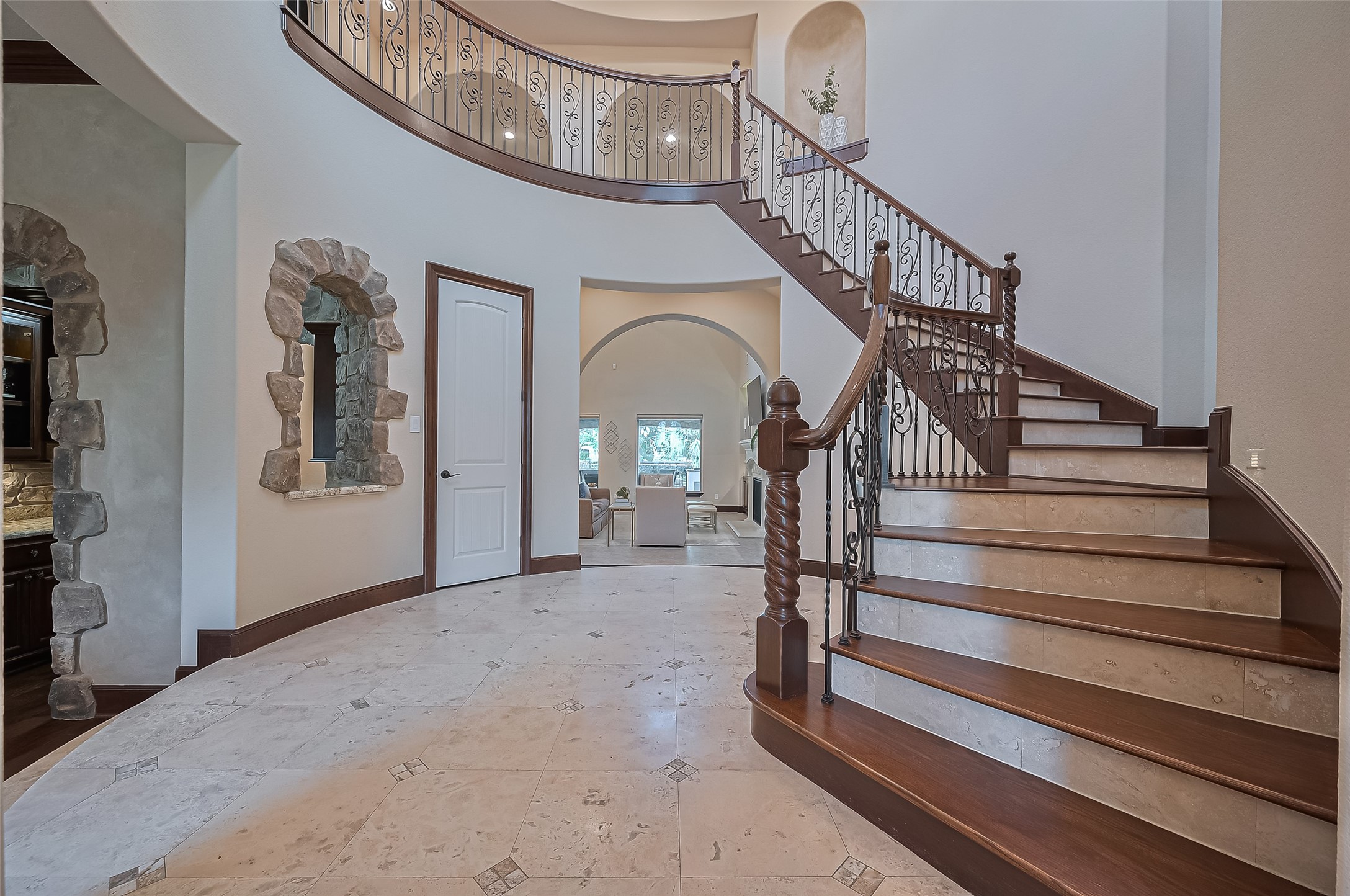 14 Royal King Road Tomball, TX 77377 - Photo 7 of 50