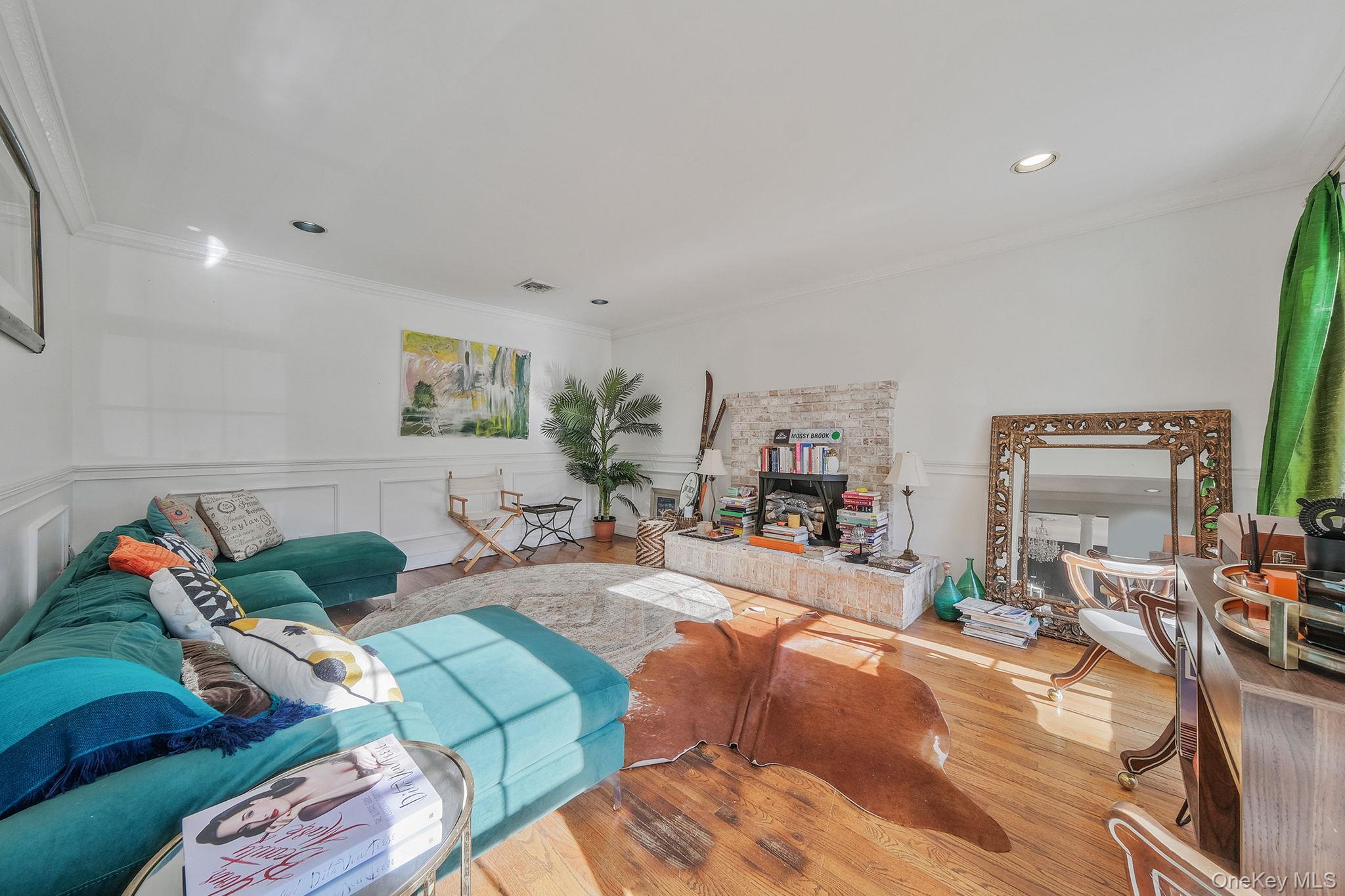 180 Miller Place Road Miller Place, NY 11764 - Photo 3 of 44