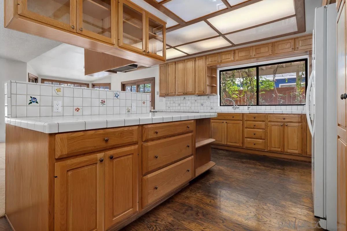 8646 Cetus Road San Diego, CA 92126 - Photo 12 of 41 Gallery Image 12