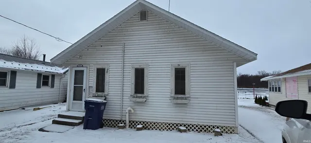 $84,900 | 1013 North Edgewater Drive, Silver Lake, IN 46982